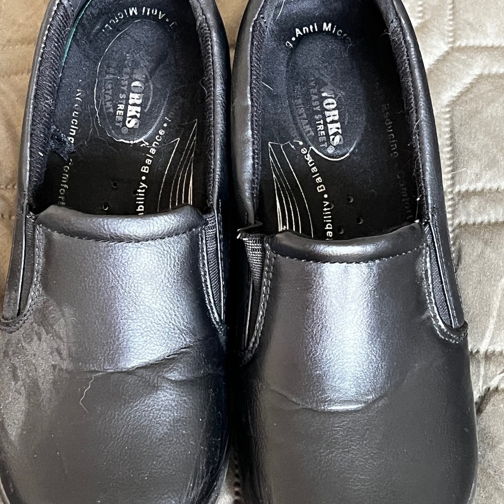 Nursing shoes